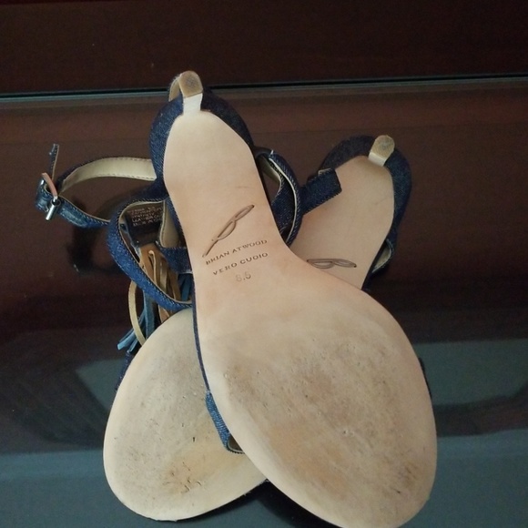 Sandals - Picture 4 of 4